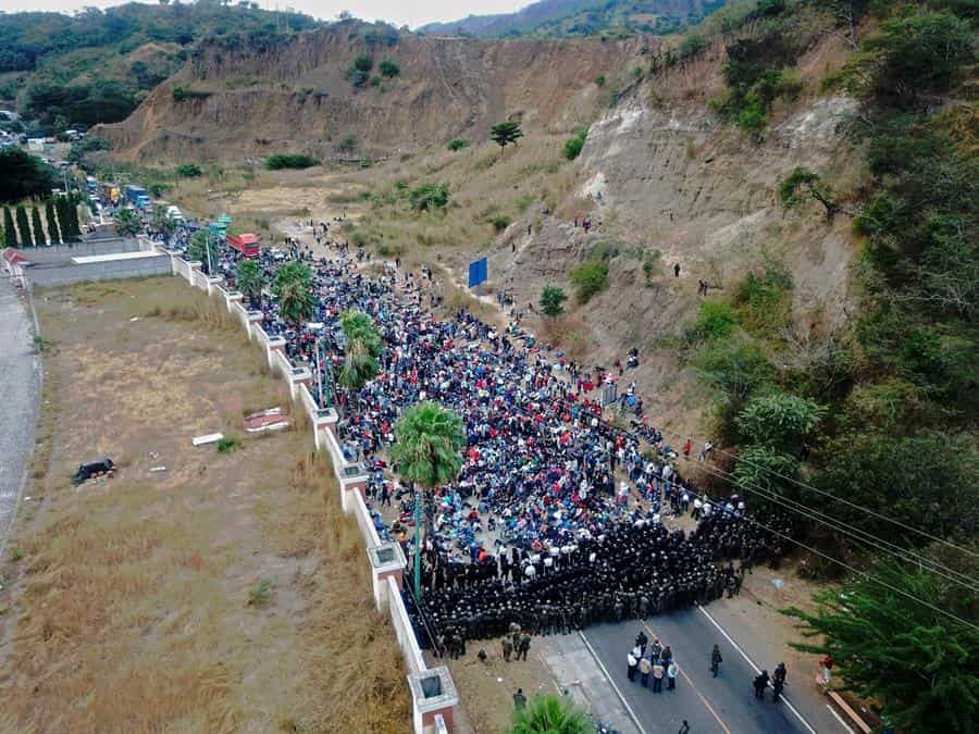 Guatemala reprende con palos y gas lacrim geno a caravana de